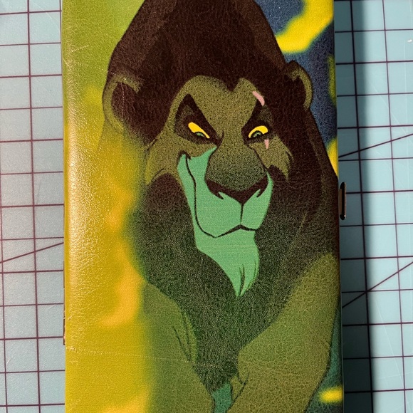 Scar Wallet - Picture 1 of 4